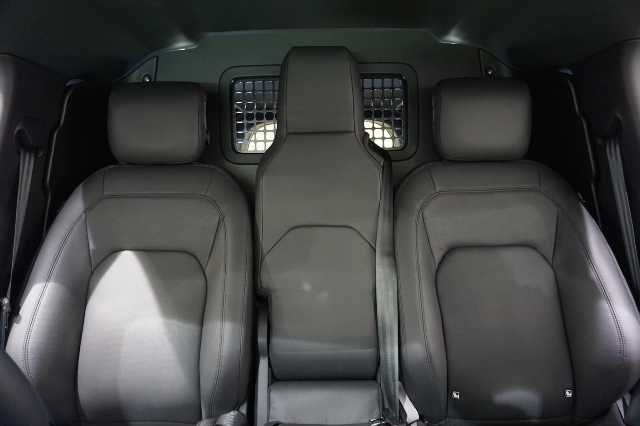 Land Rover Defender 110 3.0 D350 MHEV X-Dynamic HSE Hard Top SUV Auto 4WD MWB Euro 6 (s/s) 5dr